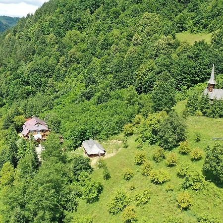 Casuta Bunicilor Villa Viseu de Jos Esterno foto